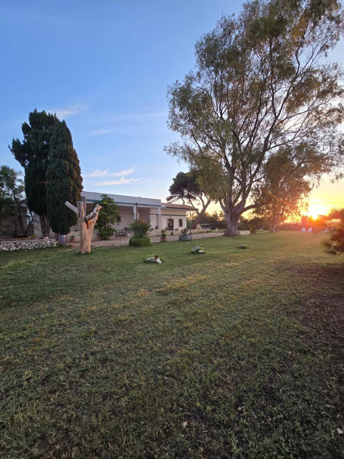 B&B Casa Cavarra Portopalo Di Capo Passero Bagian luar foto